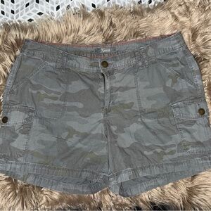 Natural Reflections Women's Cargo Shorts in Gray Camo​